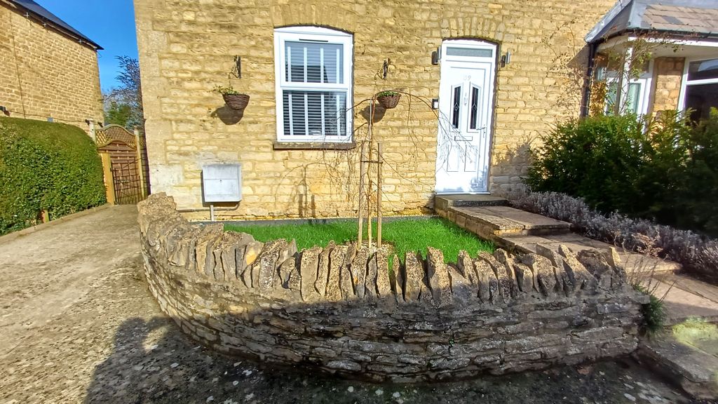 Additional image 5 of 3 bed semi-detached house for saleThe Leys, Chipping Norton OX7