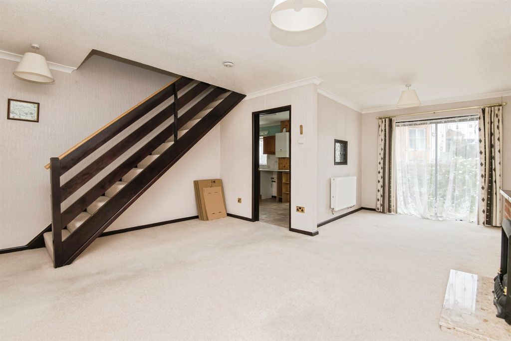 Property photo 3 of 14