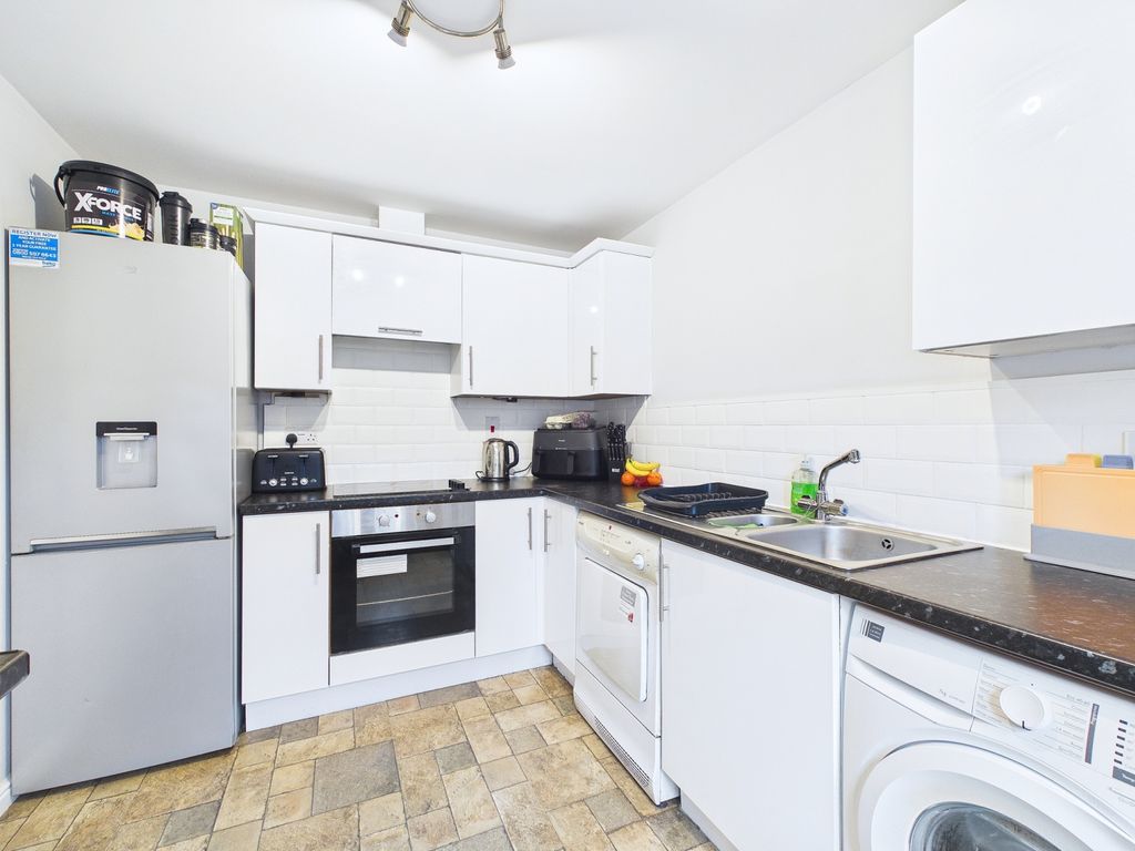 Property photo 2 of 9 Cam01909G0-Pr0478-Still002