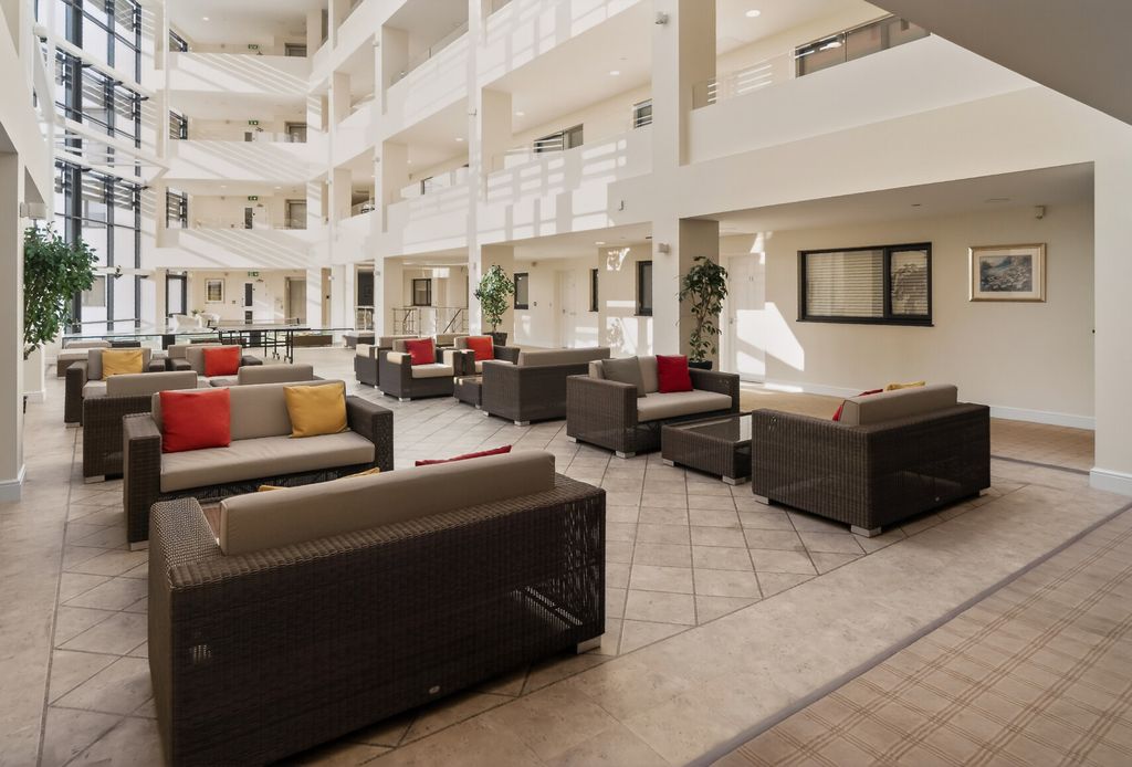 Property photo 2 of 13 1433578-11-69Bc2F...