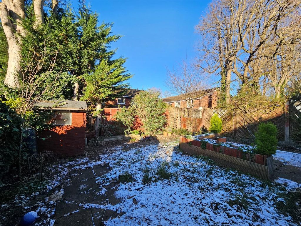 Property photo 2 of 11 Garden2.Jpg