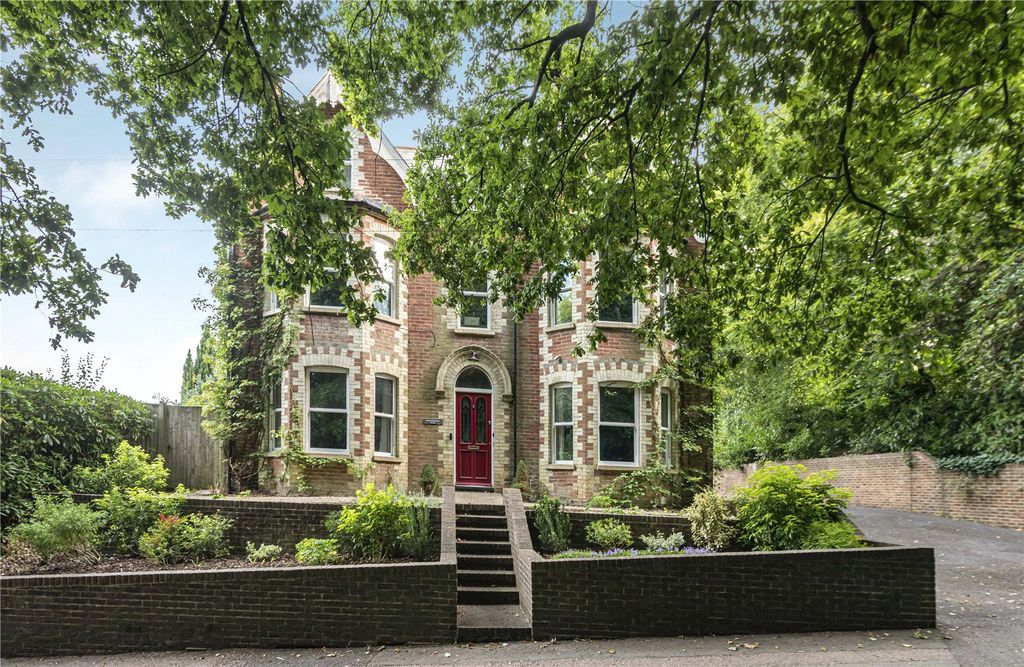 Property photo 1 of 33 Front