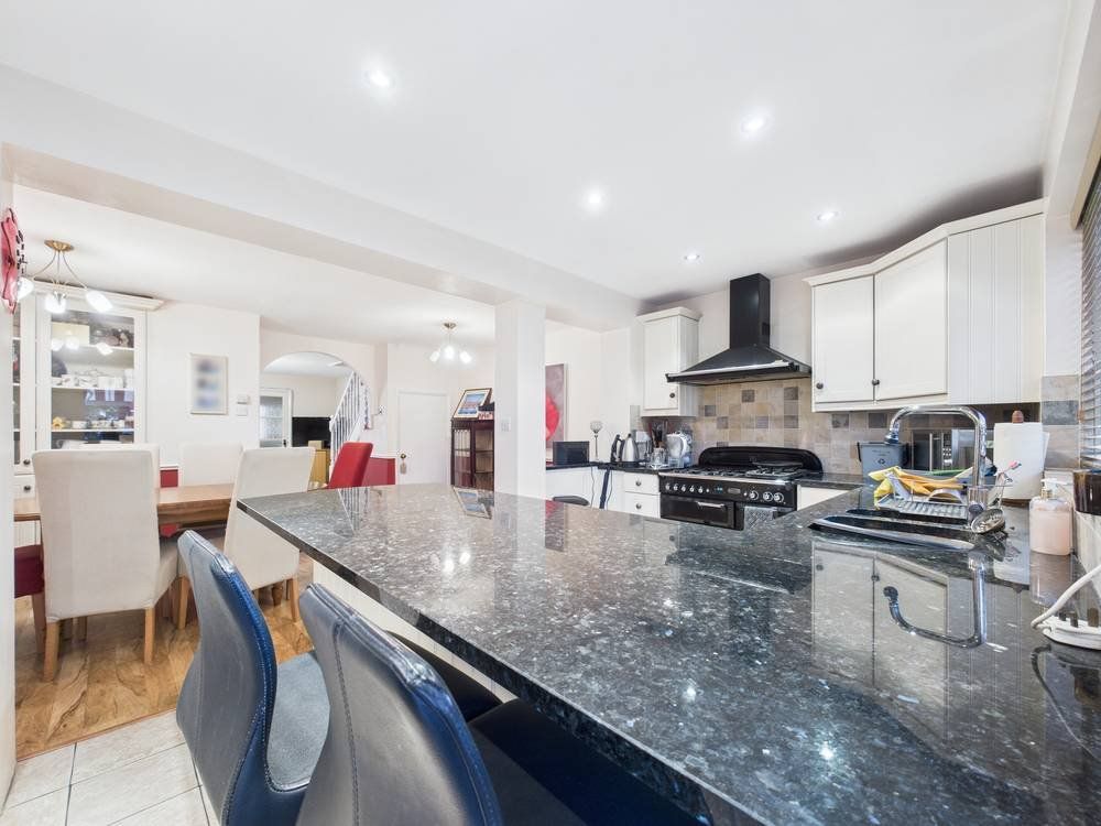 Property photo 3 of 14 Picture No. 15