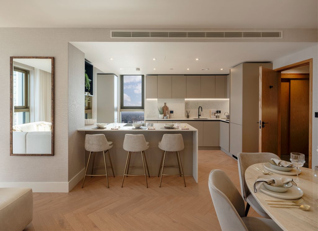 Property photo 3 of 16 One-Thames-Quay-Duplex-Penthouse-Mariner-12-Kitchen.Jpg