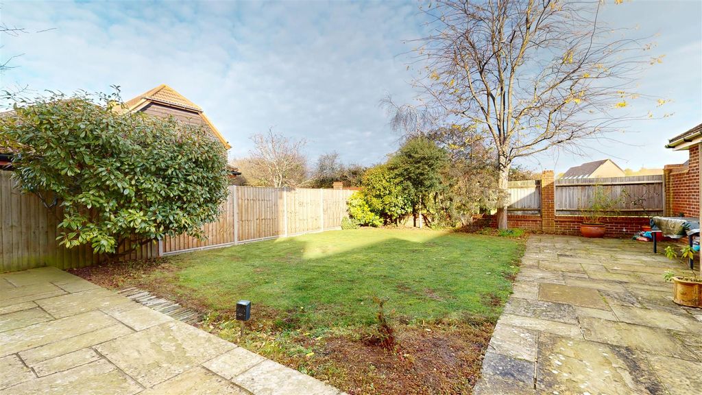 Property photo 3 of 28 11182025_231402.Jpg