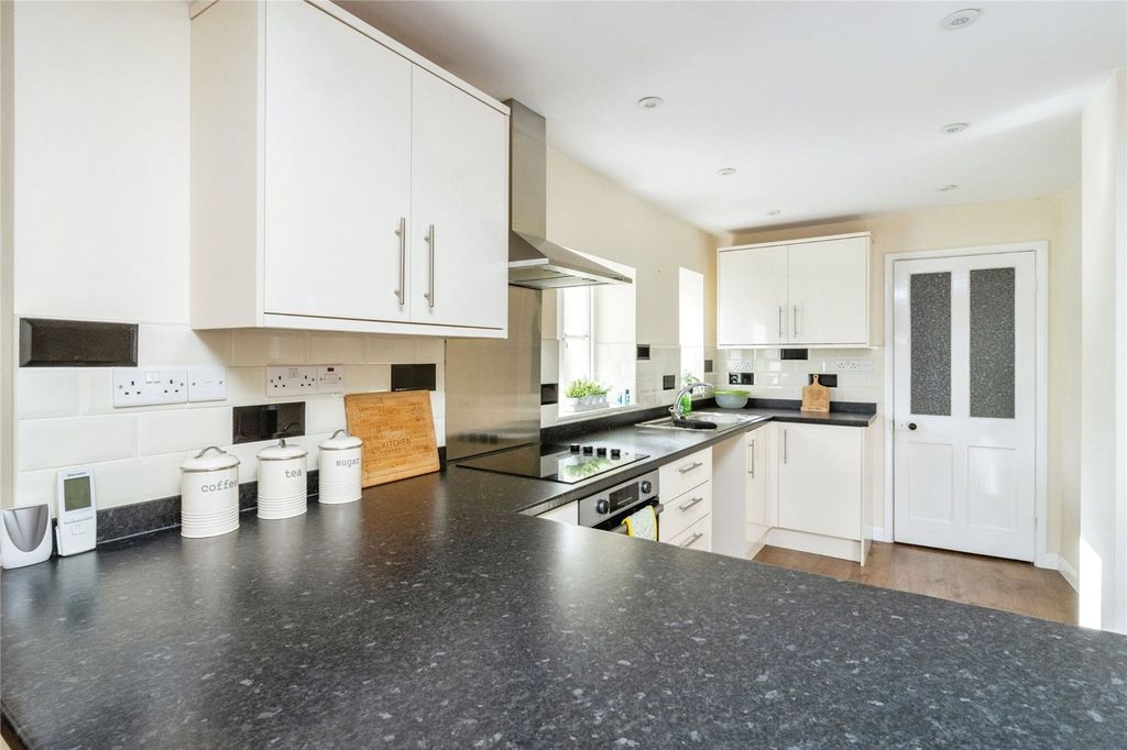Property photo 3 of 21 Picture No. 33