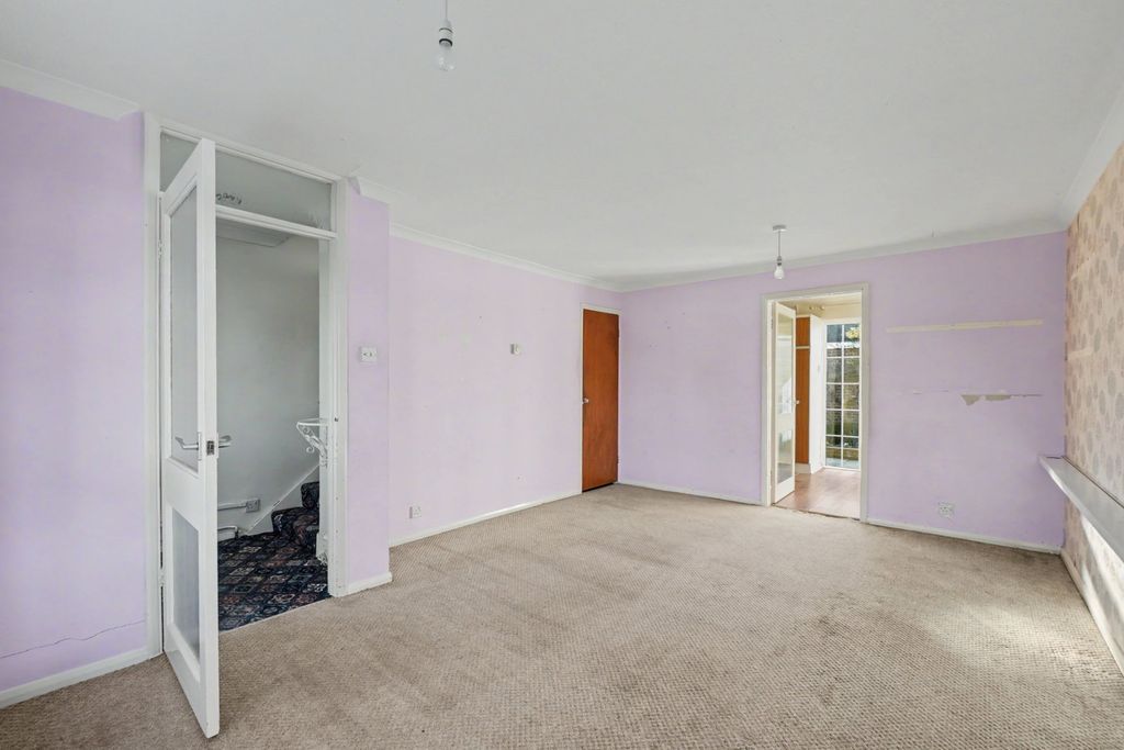 Property photo 3 of 32