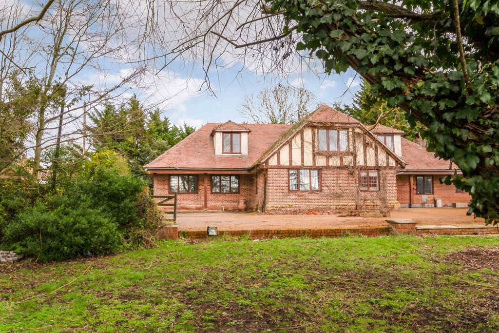 Property photo 1 of 19 Front