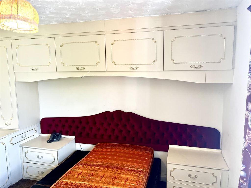 Property photo 3 of 12 Bedroom 1