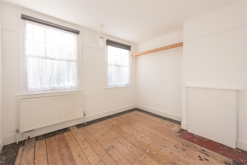 Property photo 3 of 17 Hood Ave 2.Jpg