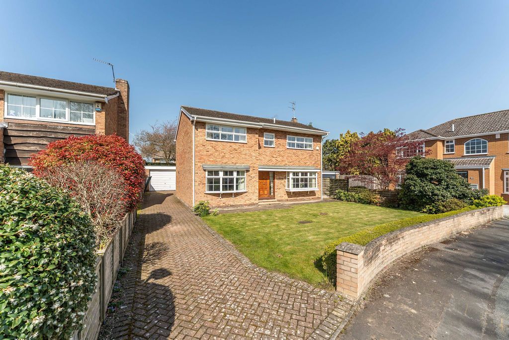 Property photo 1 of 34