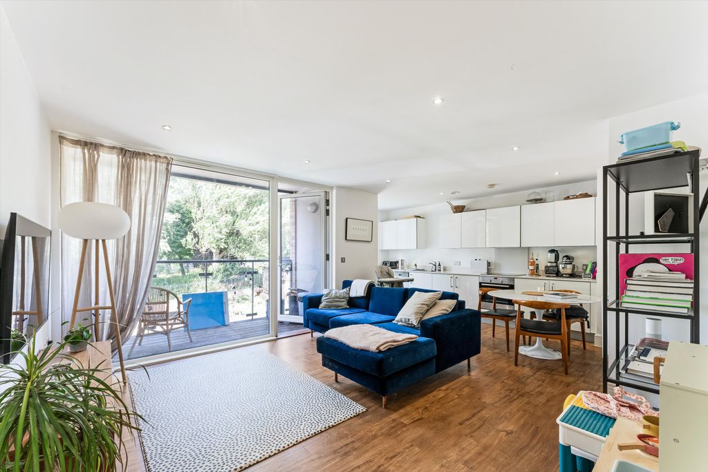 Property photo 1 of 16 Image