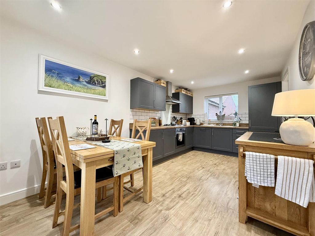 Property photo 2 of 25 2