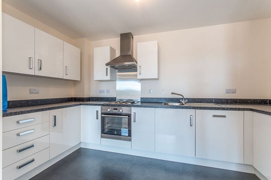 Property photo 1 of 8 Kitchen