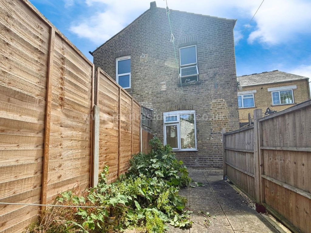 Property photo 3 of 7