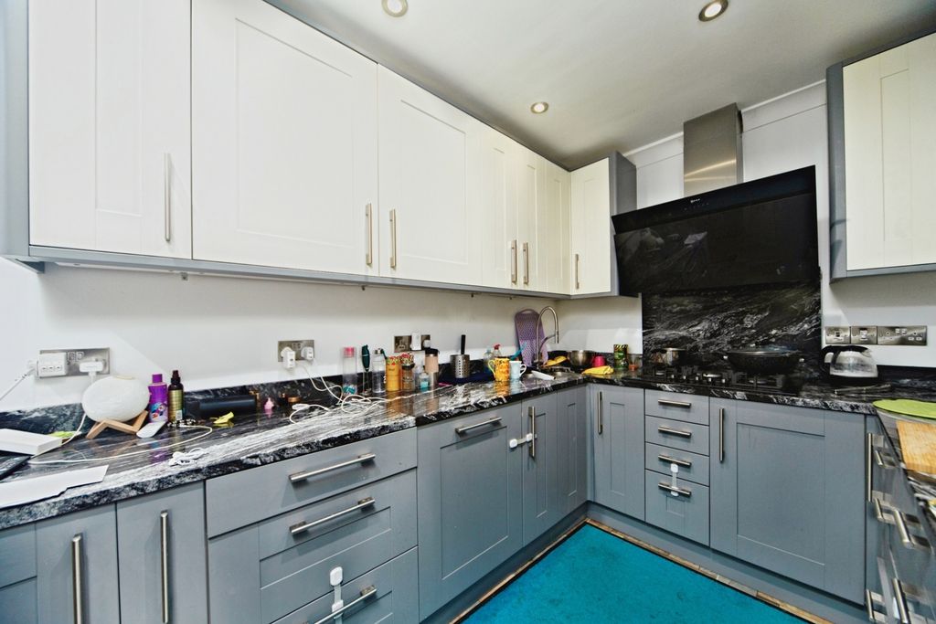 Property photo 2 of 16 Kitchen