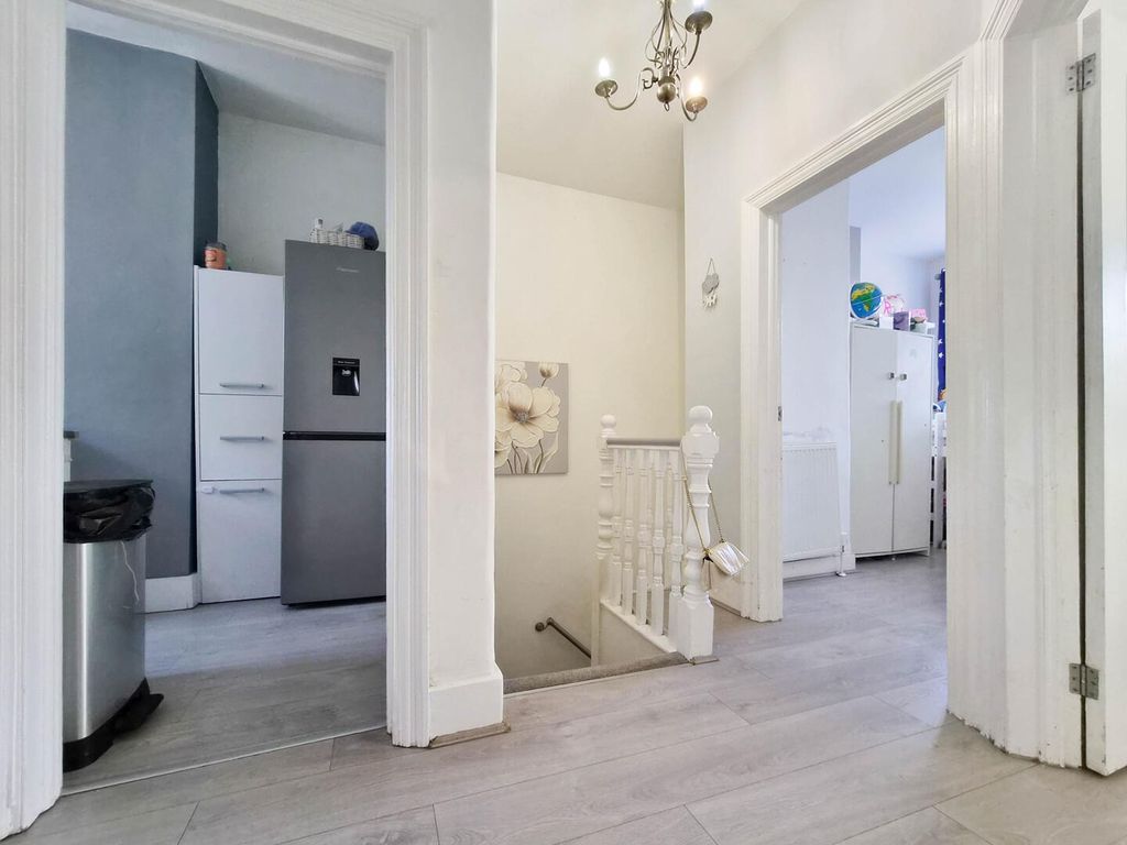 Property photo 1 of 10 Hallway