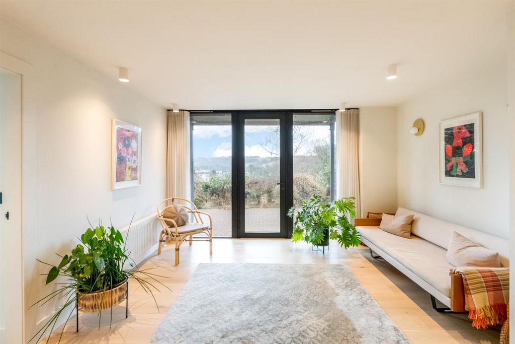 Property photo 2 of 56 Hallway