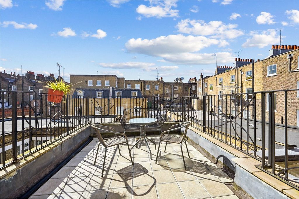 Property photo 2 of 8 Terrace