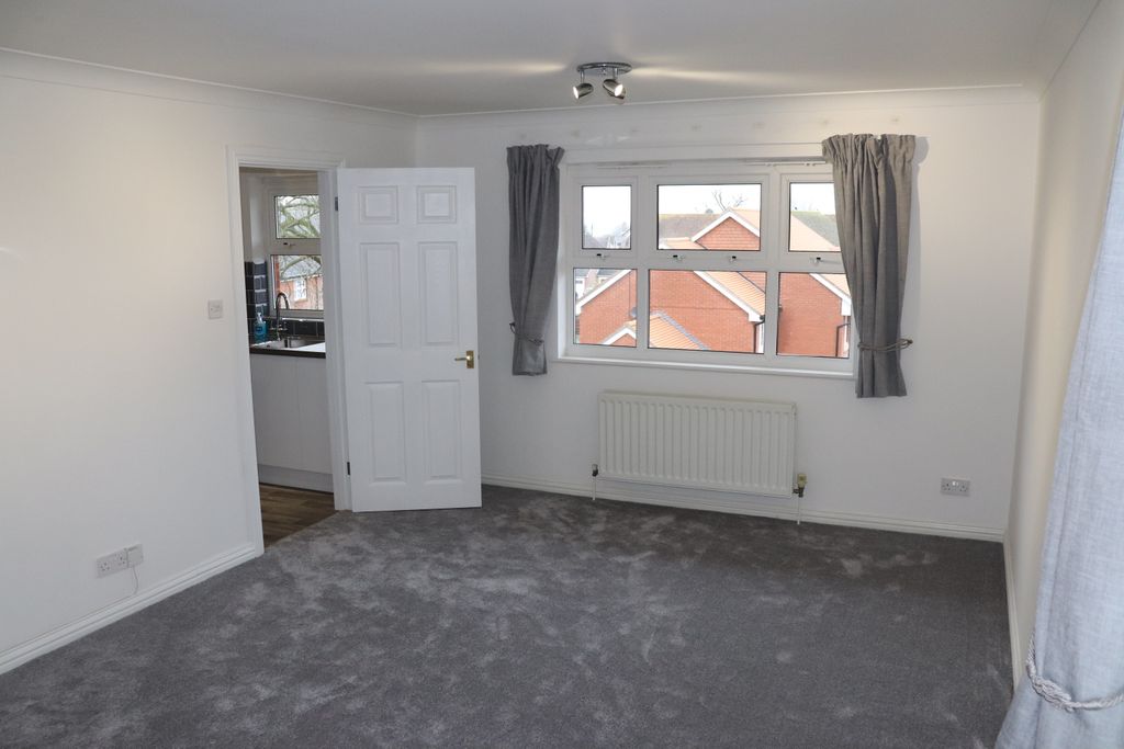 Property photo 2 of 6
