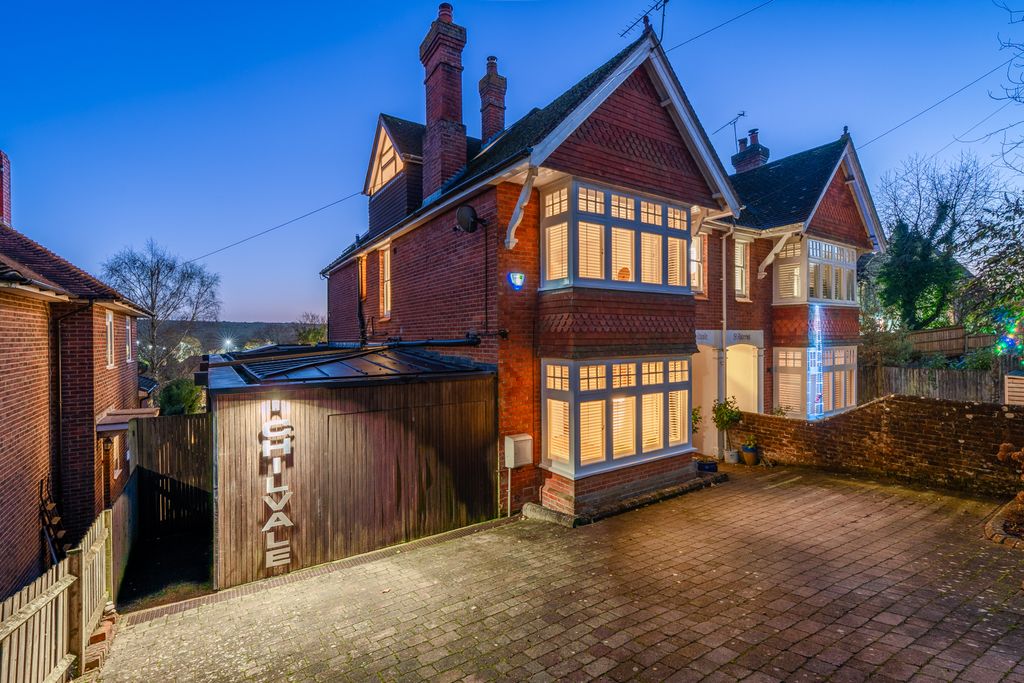 Property photo 1 of 23