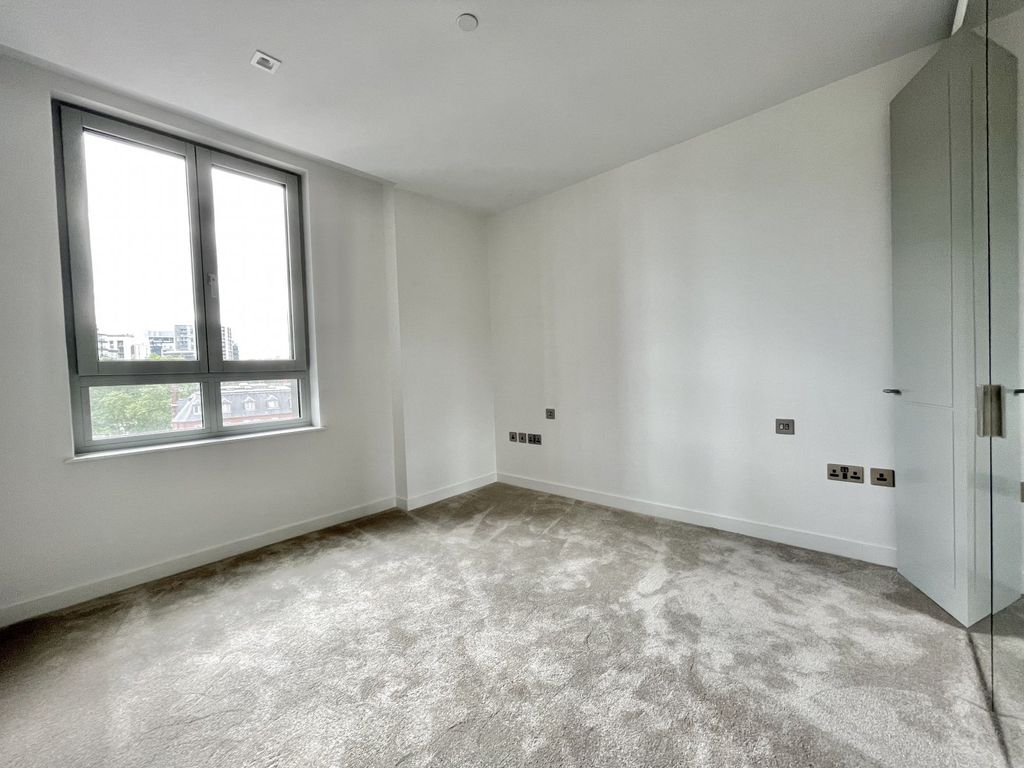 Property photo 3 of 17 Picture No. 16
