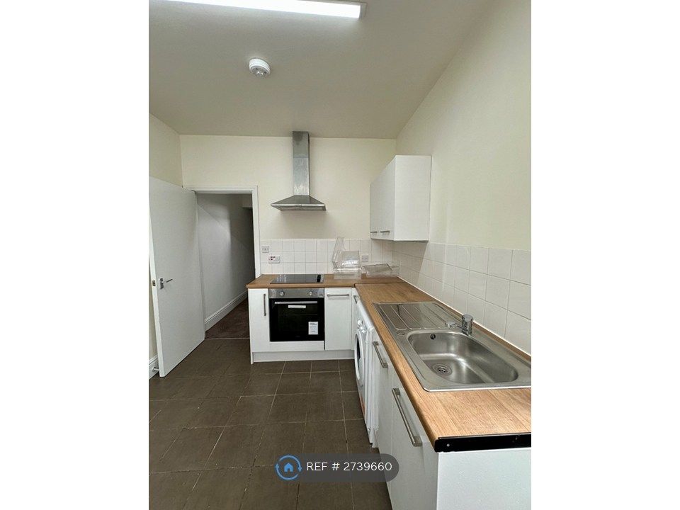 Property photo 3 of 7 Kitchen