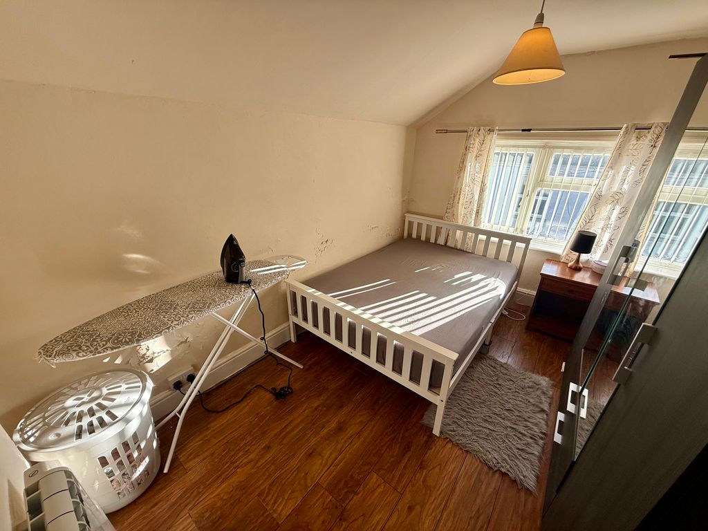 Property photo 3 of 6