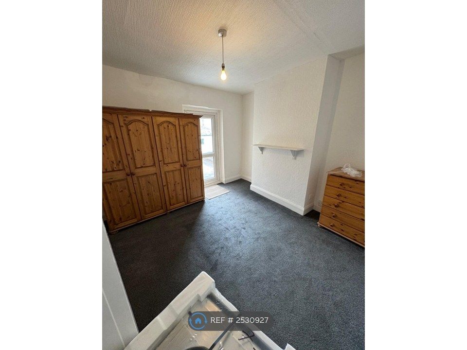 Property photo 2 of 5 Bedroom 1