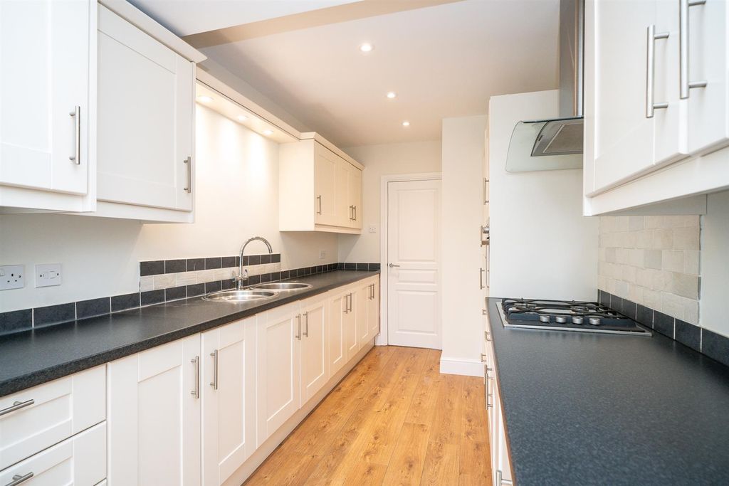 Property photo 2 of 23 27A-Carnegie-Road-1013.Jpg
