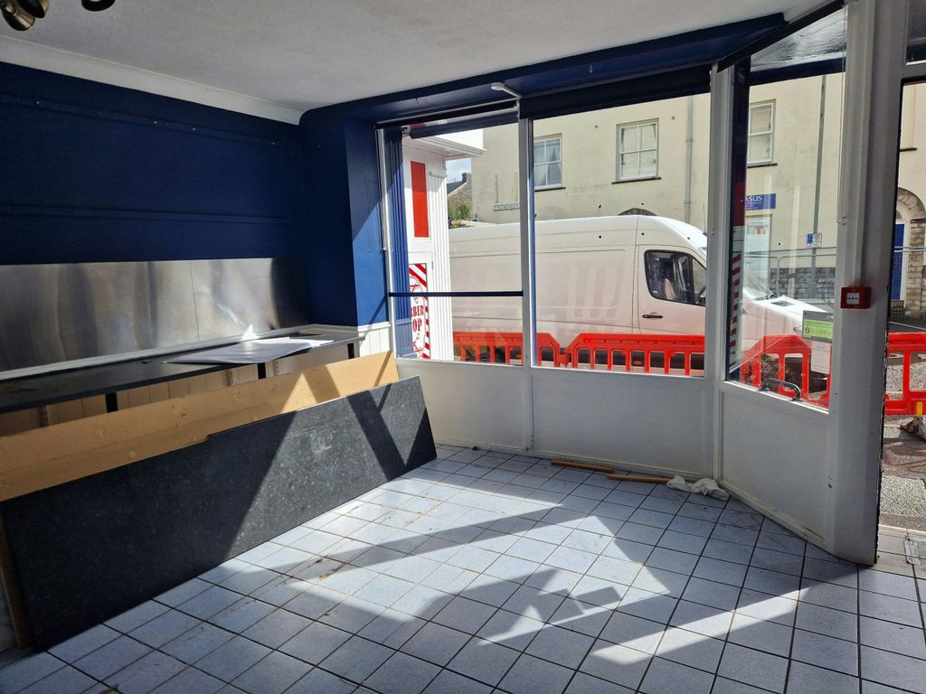 Property photo 3 of 9 Image 4