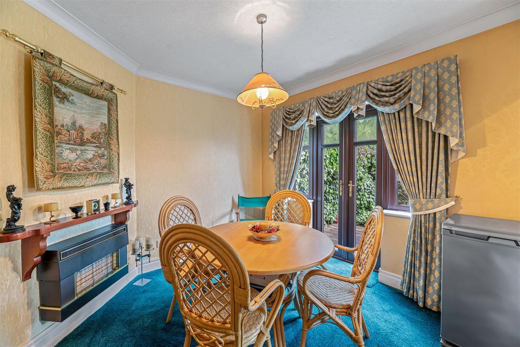 Property photo 3 of 15 Dining Room