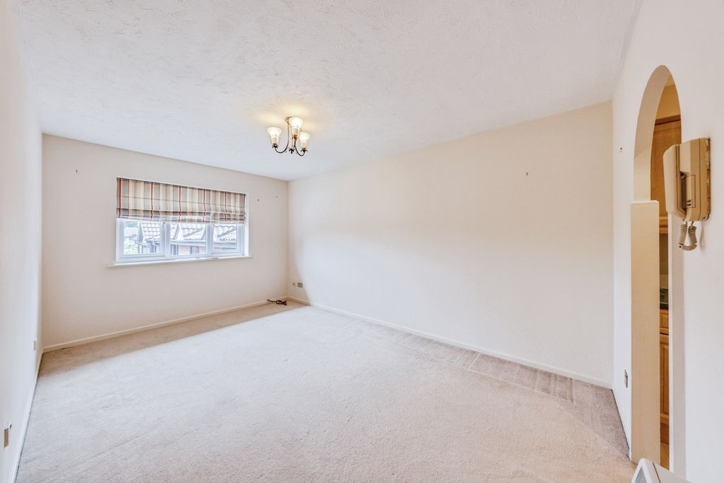 Property photo 2 of 17 Photo