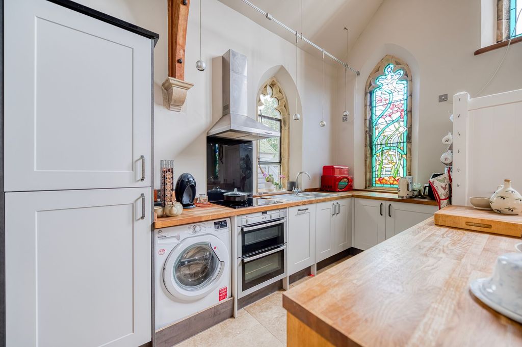 Property photo 2 of 18