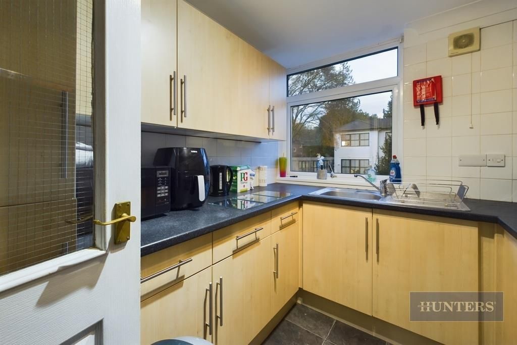 Property photo 3 of 11 Cam01635G0-Pr0117-Still009.Jpg