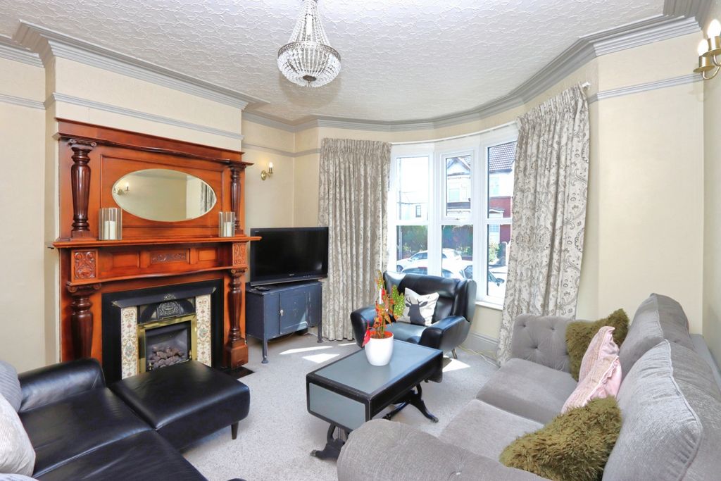 Property photo 2 of 24