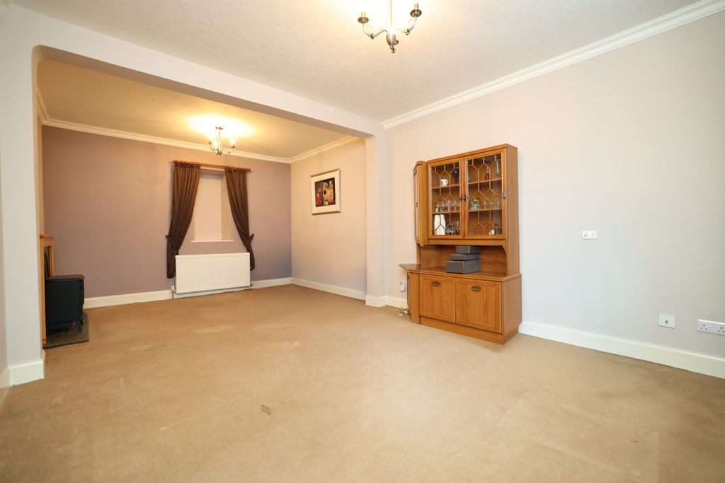 Property photo 3 of 31