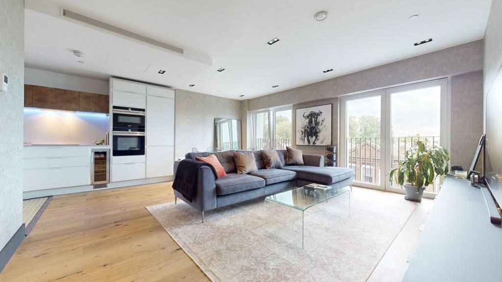 Property photo 3 of 19