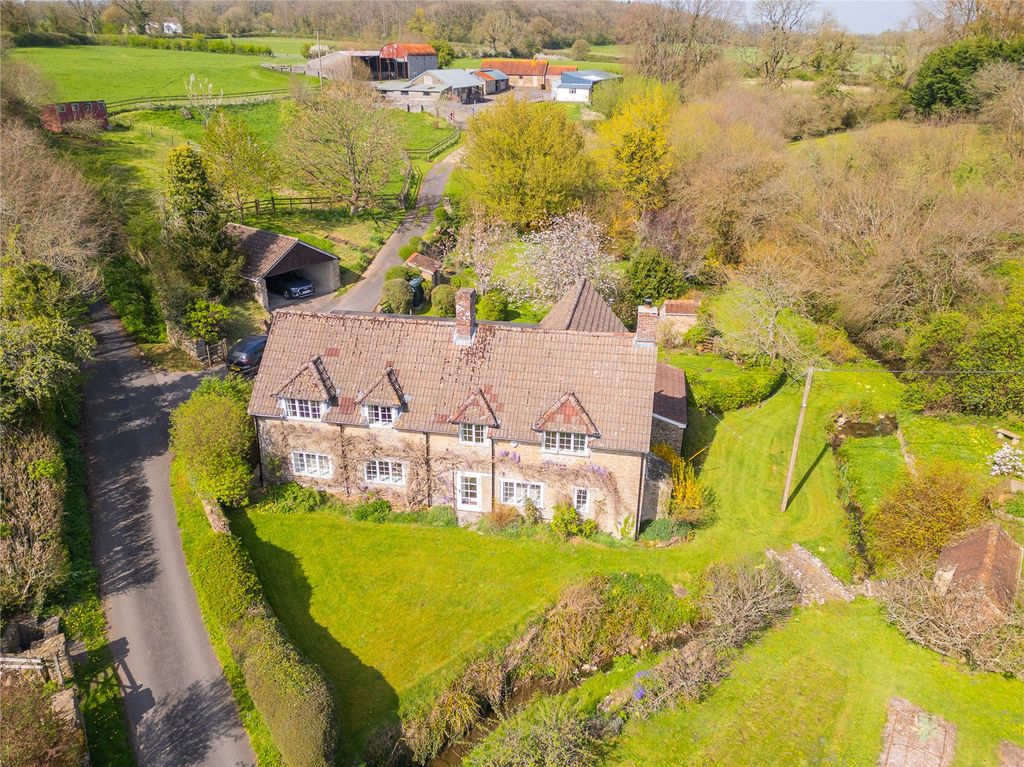 Property photo 1 of 17 House