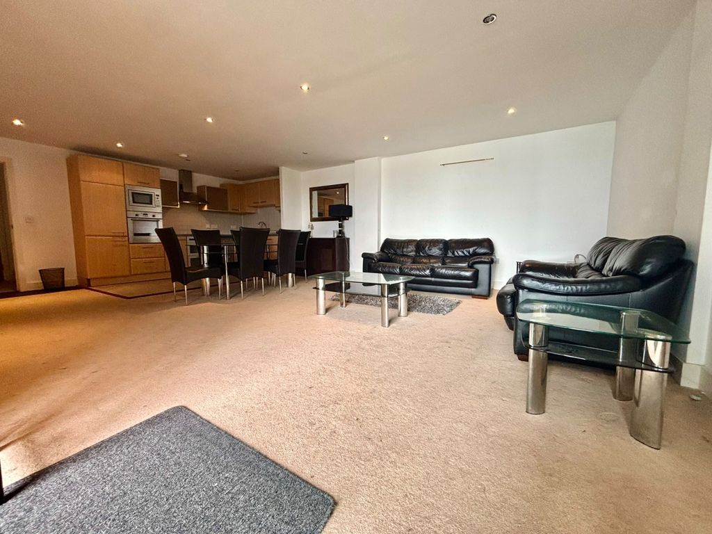 Property photo 3 of 10 0Cf22d0d-d850-4746-Accc-94d7381d6E61