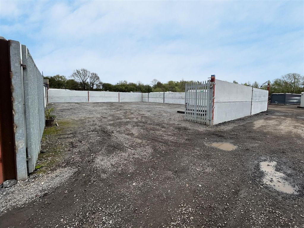 Property photo 1 of 3