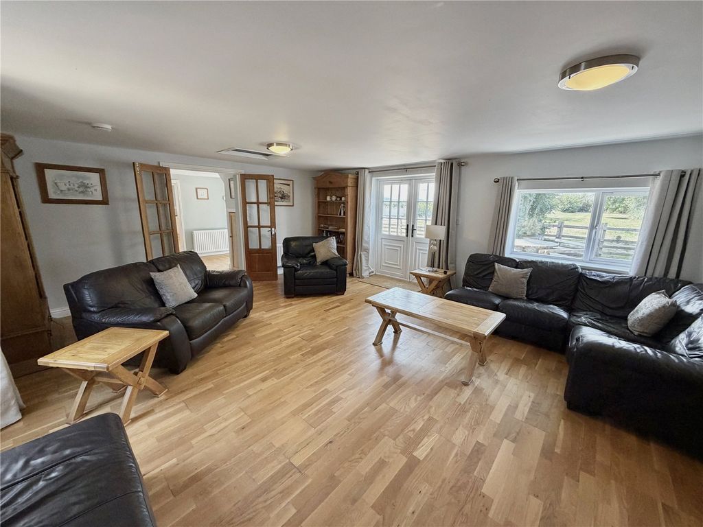 Property photo 3 of 22 Picture No. 43