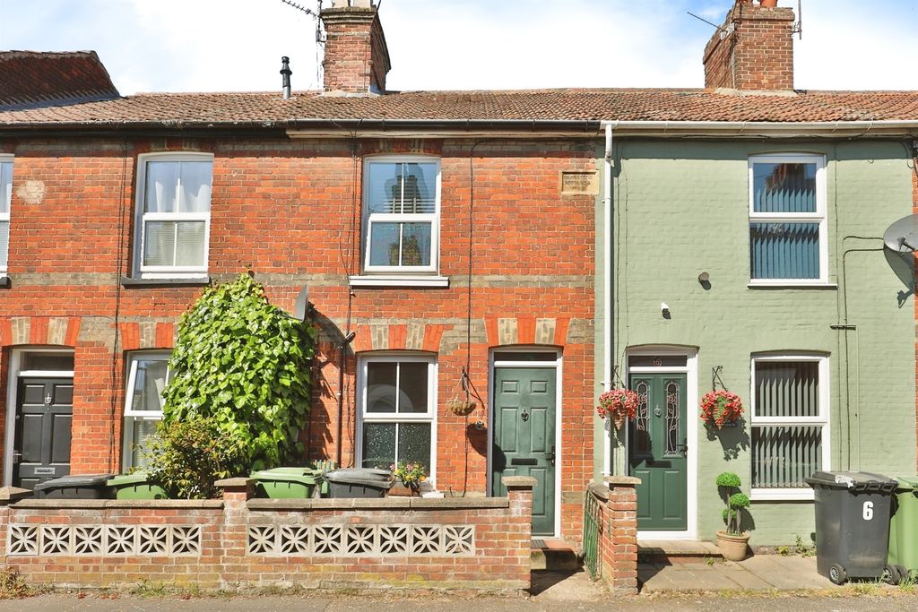Property photo 1 of 12