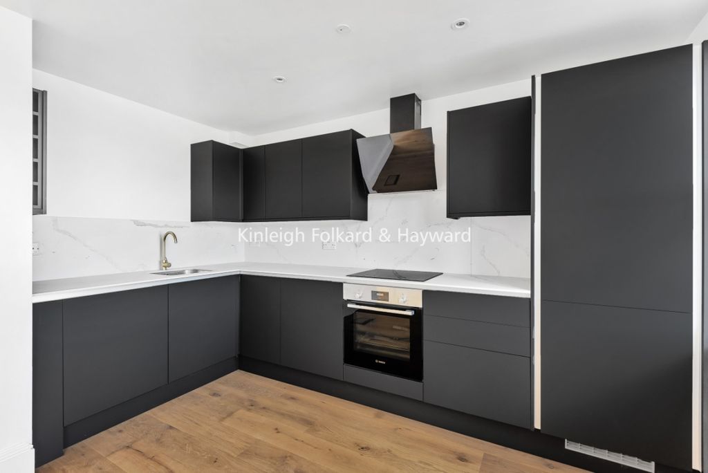 Property photo 3 of 6 0F2Feb30-Fdc9-47E4-8