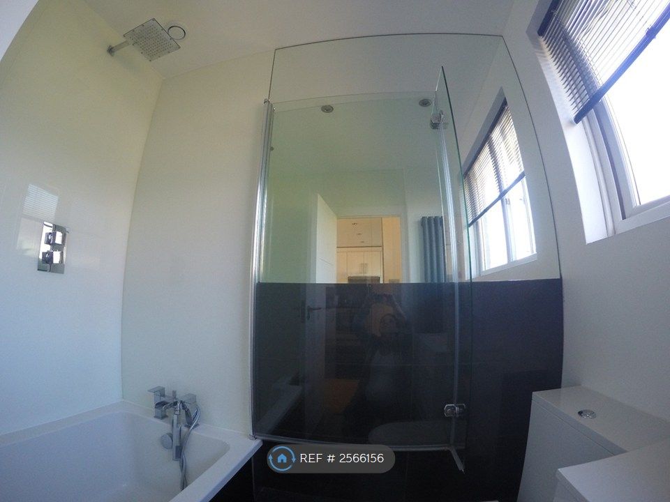 Property photo 3 of 15 Bathroom