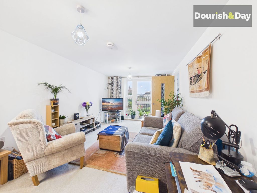 Property photo 2 of 18 Living Room