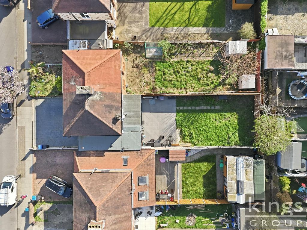 Property photo 3 of 26