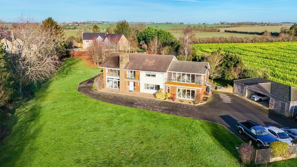 Property photo 1 of 54 4302643