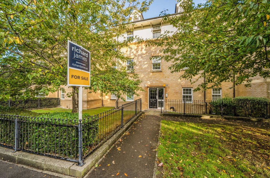 Property photo 1 of 9 15361503