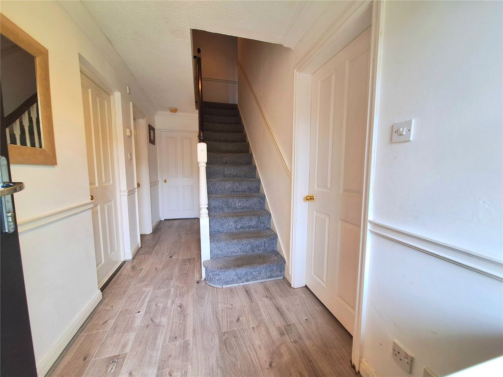 Property photo 3 of 27 Picture No. 12